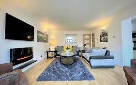 Elite 3 Bed New Town Apt With Private Walled Garden