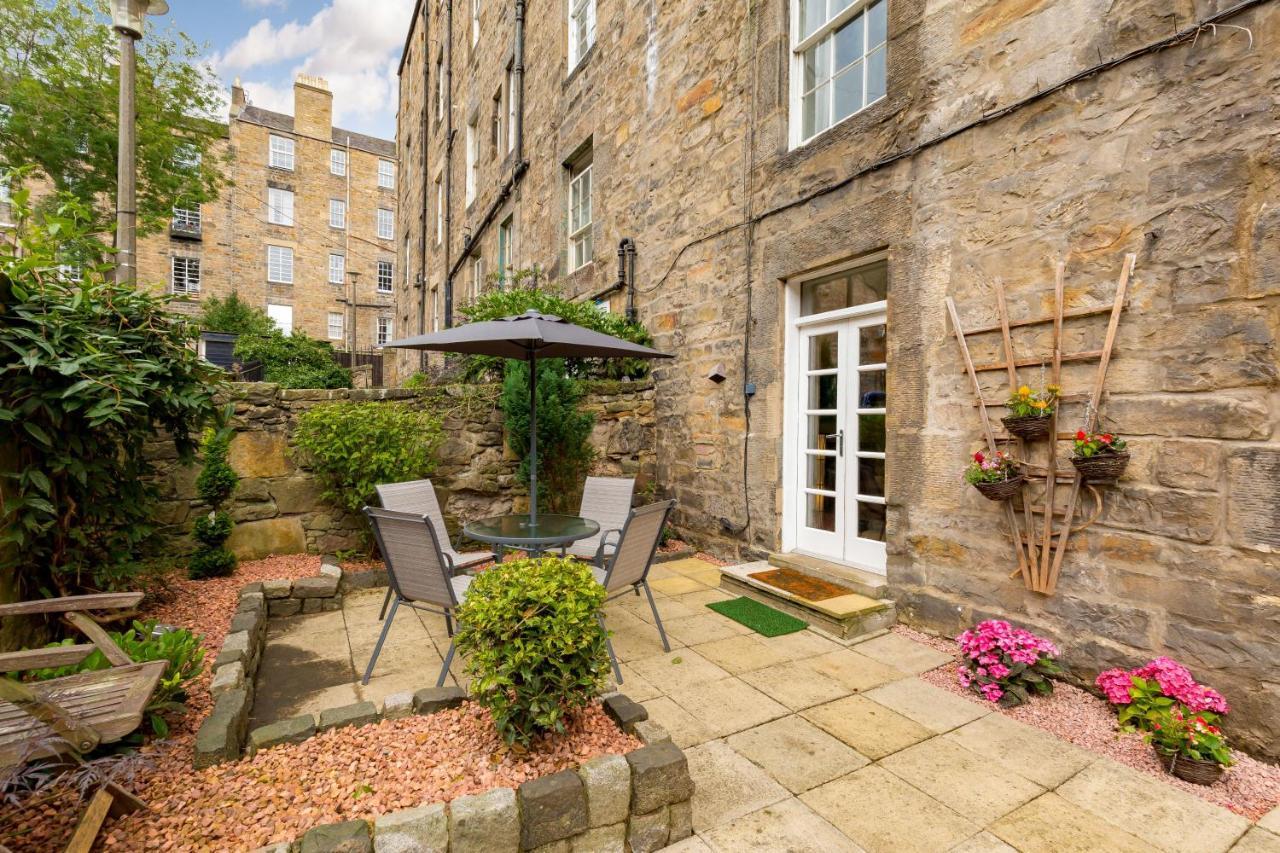 Elite 3 Bed New Town Apt With Private Walled Garden Edinburgh Exterior photo